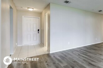 904 Jarmilla Ln in Ft. Myers, FL - Foto de edificio - Building Photo
