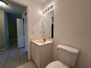 1261 SE 31st Ct, Unit 201 in Homestead, FL - Building Photo - Building Photo