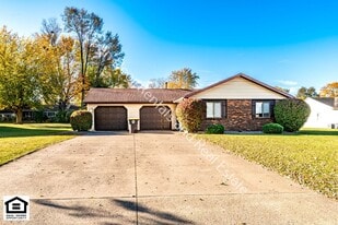 4934-4936 Vermont Ln in Fort Wayne, IN - Building Photo