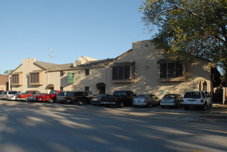 West Alabama Apartments in Houston, TX - Building Photo - Building Photo