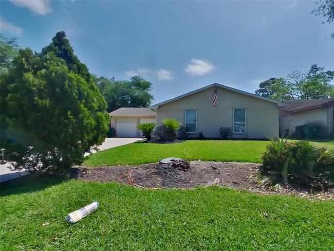 property at 15811 Kenbriar Dr