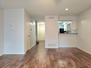 5801 Shadydell Dr in Fort Worth, TX - Building Photo - Building Photo