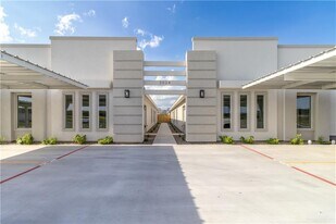 13 Briggs Rd in Weslaco, TX - Building Photo