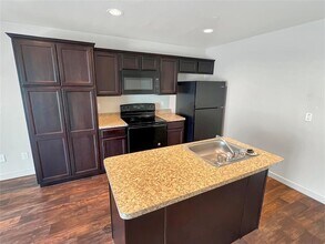 10535 Mills Rd in Houston, TX - Building Photo - Building Photo
