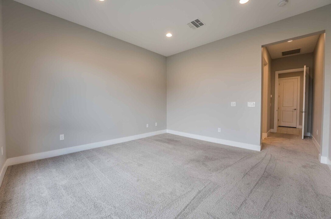 3020 Full Lotus Dr in Las Vegas, NV - Building Photo
