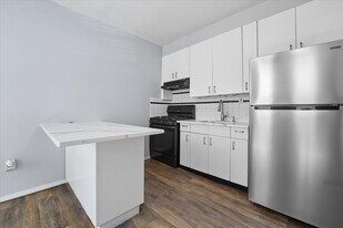 1053 Summit Ave in Jersey City, NJ - Building Photo