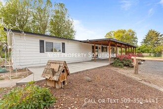 10407 Kory Ln NE in Moses Lake, WA - Building Photo - Building Photo