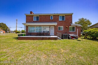 913 Bern St in New Bern, NC - Building Photo - Building Photo