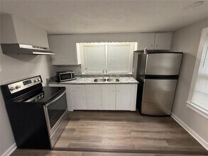 108 Lambert Dr in Stockbridge, GA - Building Photo - Building Photo