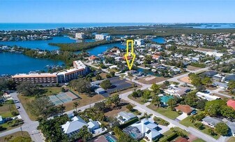 217 3rd St in Bonita Springs, FL - Building Photo