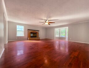 5421 NW Walden Dr in Kansas City, MO - Building Photo - Building Photo
