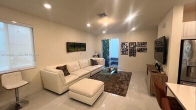 6612 NW 103rd Pkwy in Doral, FL - Building Photo - Building Photo