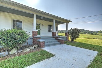4470 Lonesome Pine Trail in Greeneville, TN - Building Photo - Building Photo
