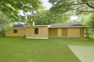 3069 Caliente Ln in Rex, GA - Building Photo