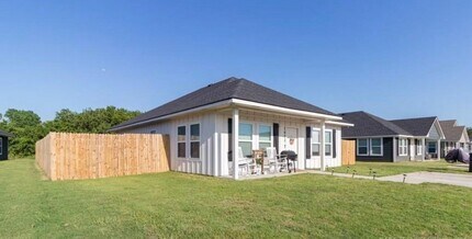 1002 Westgate Ave in Durant, OK - Building Photo - Building Photo