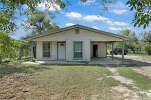 7 West Dr in Pharr, TX - Building Photo