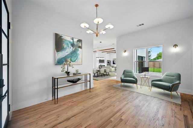 1224 S Pine St in Grapevine, TX - Building Photo - Building Photo
