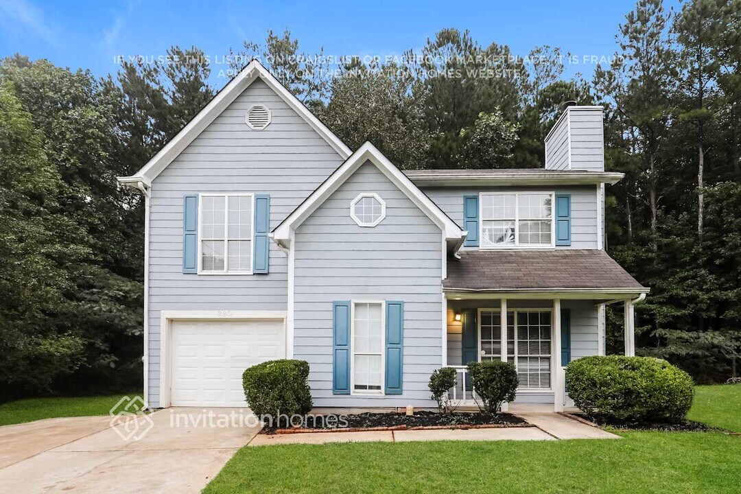 220 Rosewood Dr in Mcdonough, GA - Foto de edificio