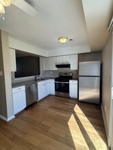 102 Covered Bridge Ct in Washington Township, NJ - Foto de edificio - Building Photo