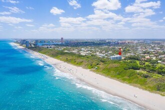 601 N Ocean Blvd in Boca Raton, FL - Building Photo - Building Photo