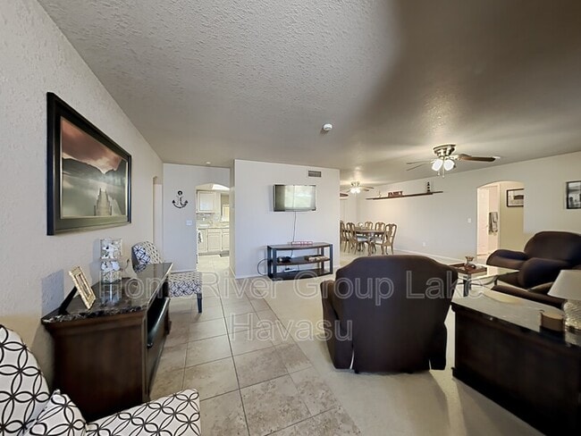 3168 Iroquois Dr in Lake Havasu City, AZ - Foto de edificio - Building Photo