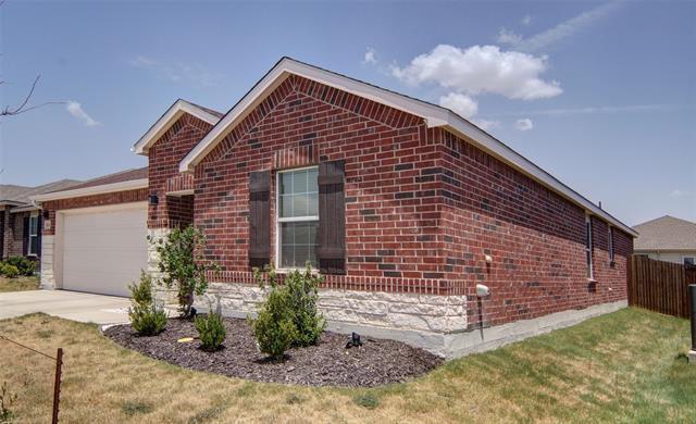 6044 Misty Breeze Dr in Fort Worth, TX - Foto de edificio - Building Photo