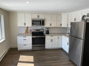 17 Highland Terrace in Wolfeboro, NH - Building Photo - Building Photo