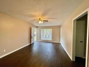 7315 Housman in Houston, TX - Building Photo - Building Photo