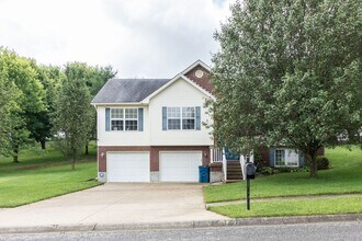 705 Wandering Way in Elizabethtown, KY - Building Photo - Building Photo