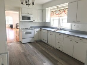 41 Kneeland Ave, Unit Apt 1 in Binghamton, NY - Foto de edificio - Building Photo