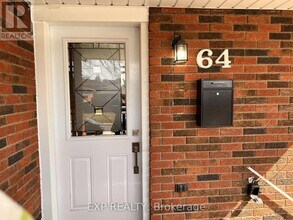 64 Gainsborough Rd in Hamilton, ON - Building Photo - Building Photo