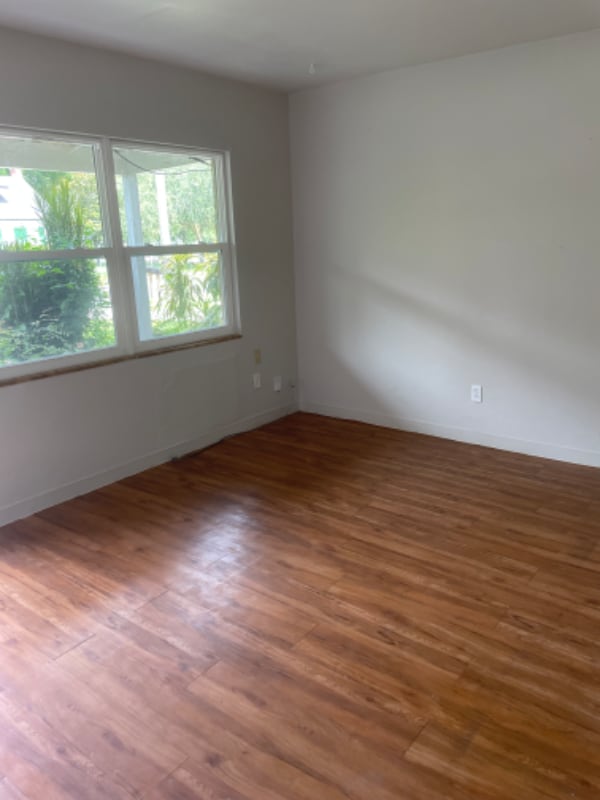 property at 1707 Wilton Ave