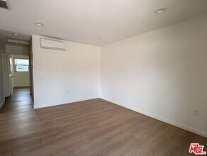 3807 W Heffron Dr in Burbank, CA - Building Photo - Building Photo
