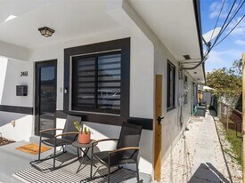 3461 SW 24th St in Miami, FL - Building Photo