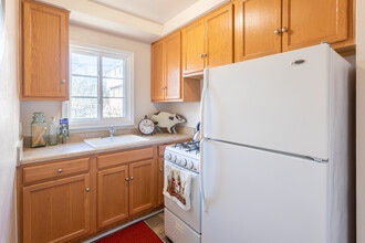 Nob Hill Apartments in Ann Arbor, MI - Building Photo - Interior Photo