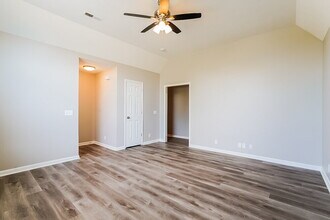 705 Tot Dr in La Vergne, TN - Building Photo - Building Photo