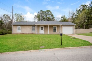 225 Rockingham Rd in Columbia, SC - Building Photo