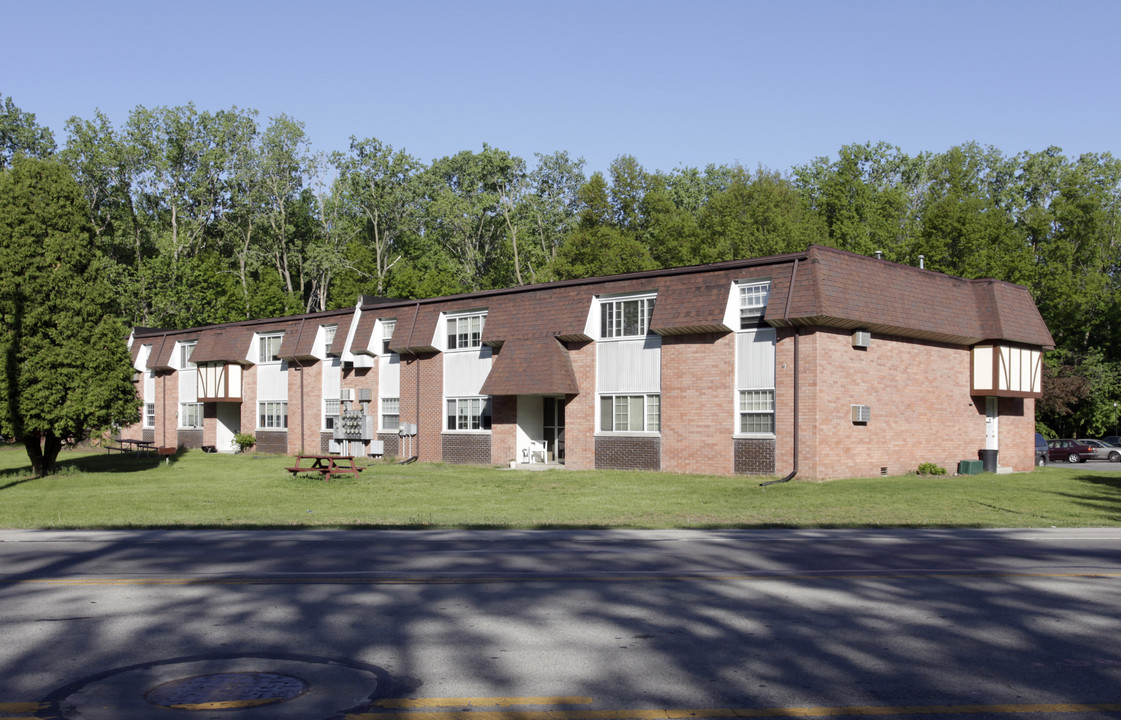 Meadow Creek in Holland, OH - Building Photo