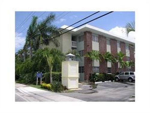 2426      SE 17th St-Unit -201 in Fort Lauderdale, FL - Building Photo