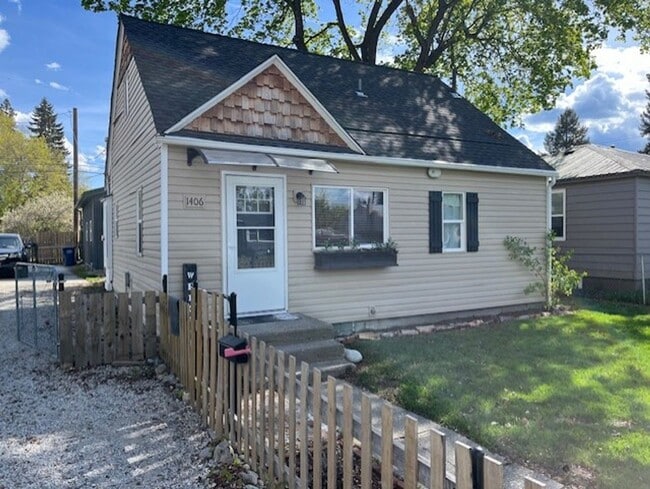 property at 1406 E Montana Ave