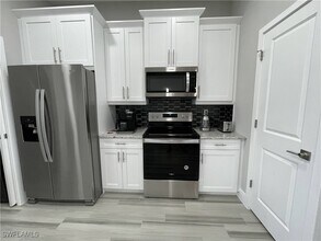 812 SW 8th Pl in Cape Coral, FL - Building Photo - Building Photo