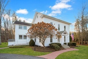 405 Mt Hermon Rd in Blairstown, NJ - Building Photo