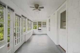 196 Melville Rd in Farmingdale, NY - Building Photo - Building Photo