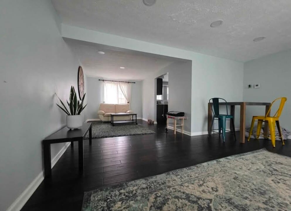 8499 Rainbow Bridge Ln in Springfield, VA - Building Photo