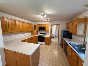 6325 Carsten Rd in Medina, OH - Building Photo - Building Photo