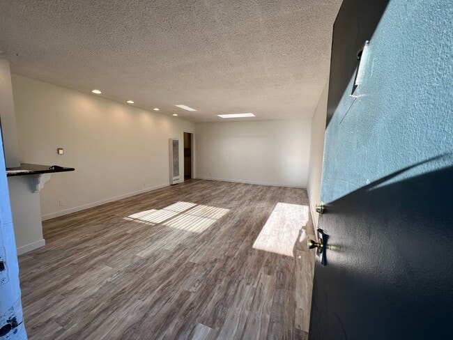 12727 Matteson Ave, Unit 7 in Los Angeles, CA - Building Photo - Building Photo