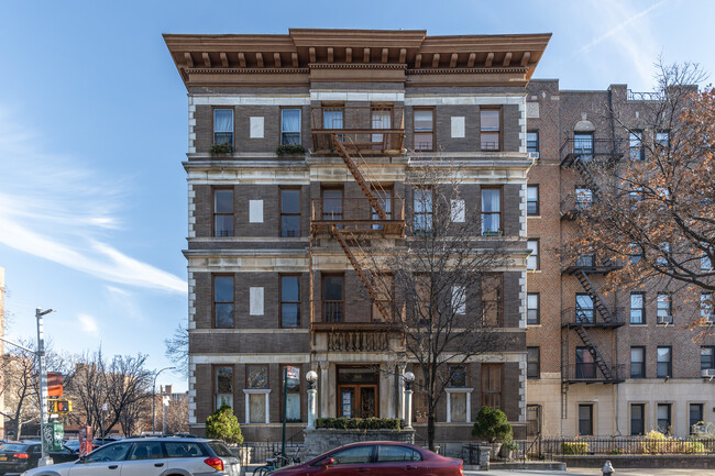 387 Clinton Ave in Brooklyn, NY - Building Photo - Building Photo