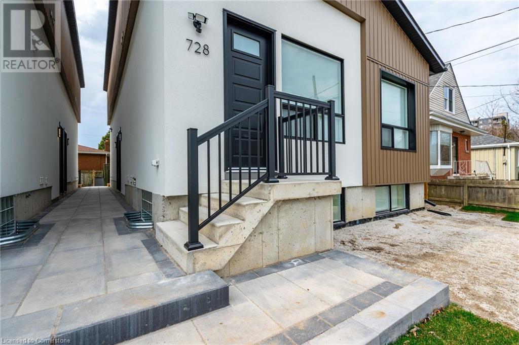 728 11th Ave in Hamilton, ON - Building Photo