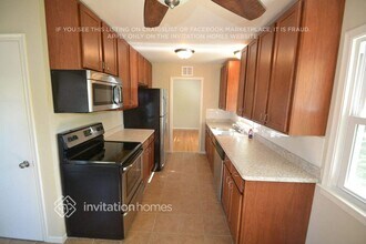 7101 Hartkopf Ln in Brooklyn Park, MN - Foto de edificio - Building Photo