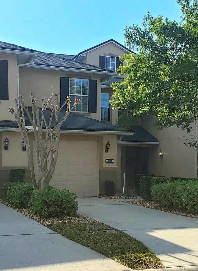 property at 3885 Buckthorne Dr